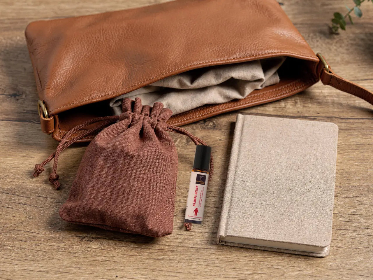 Ushma liegt in einem kleinen Beutel in der Handtasche